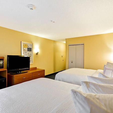 Fairfield Inn & Suites Tampa Fairgrounds/Casino Orient Park Exteriör bild