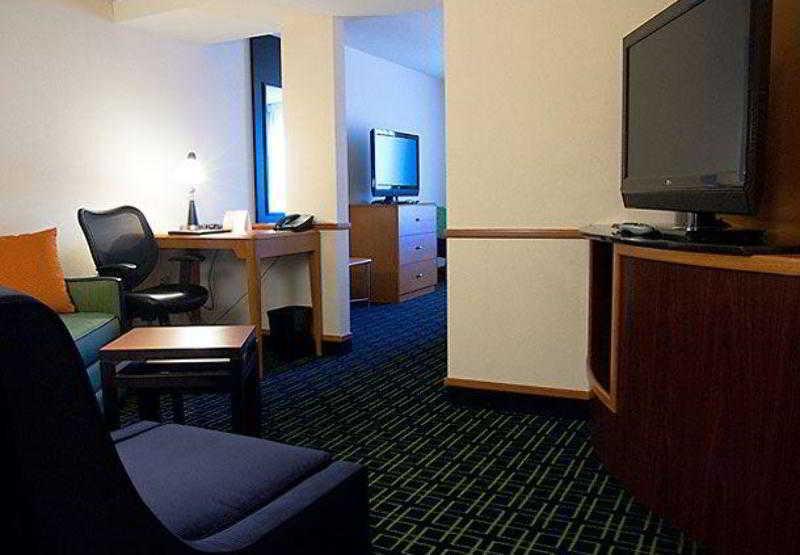 Fairfield Inn & Suites Tampa Fairgrounds/Casino Orient Park Exteriör bild