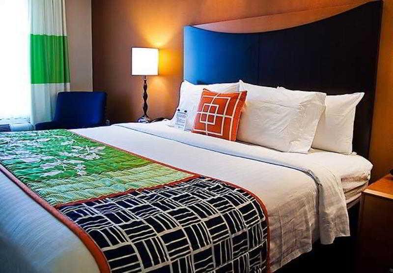 Fairfield Inn & Suites Tampa Fairgrounds/Casino Orient Park Exteriör bild