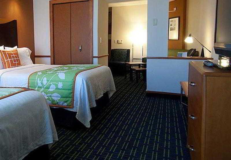 Fairfield Inn & Suites Tampa Fairgrounds/Casino Orient Park Exteriör bild